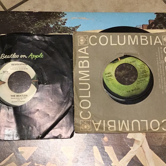 As is Beatles 45s A and B side hits. Probably a late  Sixties Christmas gift. - Picture 2 of 4